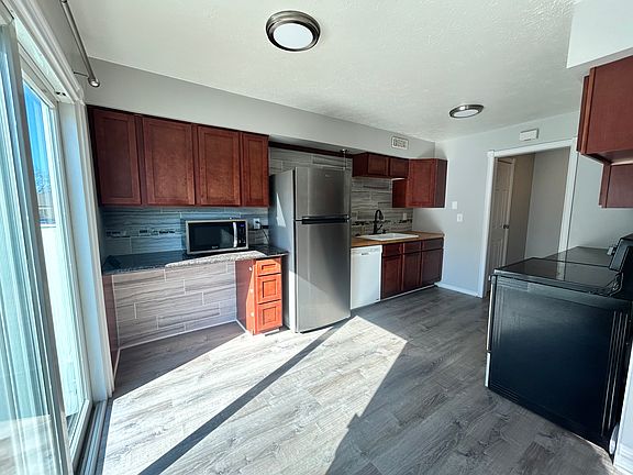 4th image of 17524 Independence Ct #3A