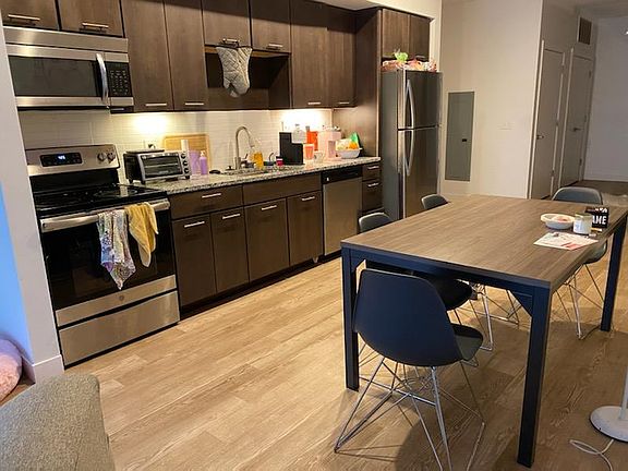 5th image of 10 W Northwood Ave #209