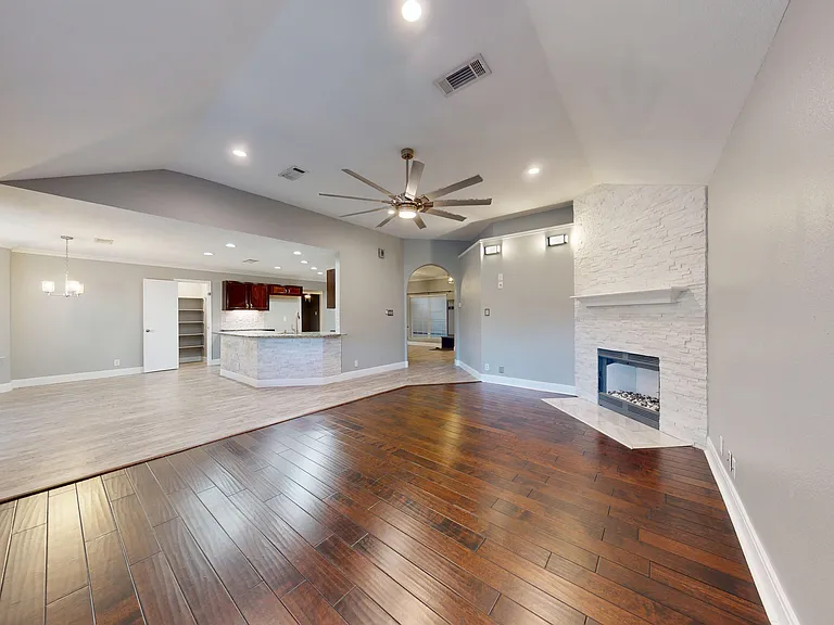 1009 Crimson Cove Dr — Photo 13
