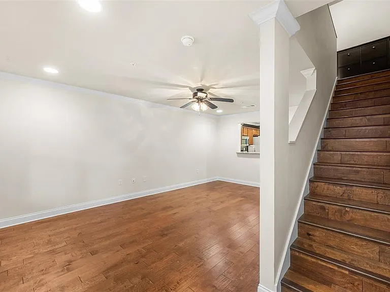 4605 SW 48th Dr #155 — Photo 6