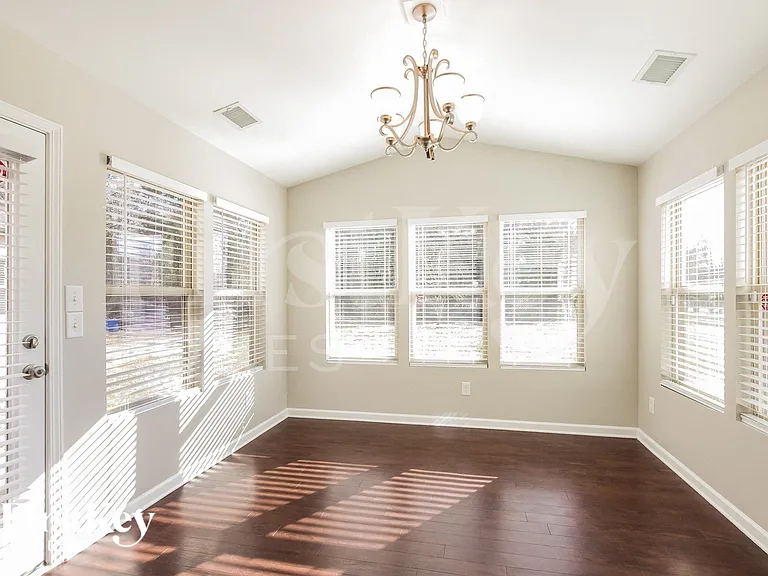 4204 Craighill Ln — Photo 3