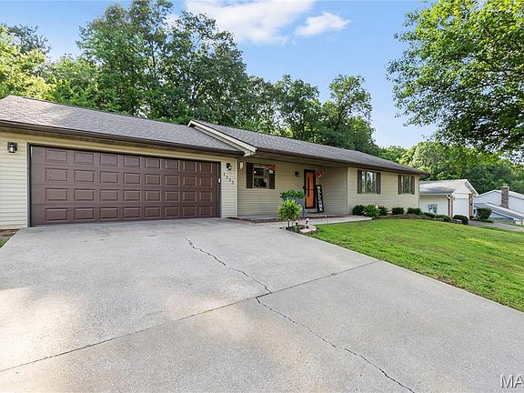2nd image of 1133 Cypress Ct