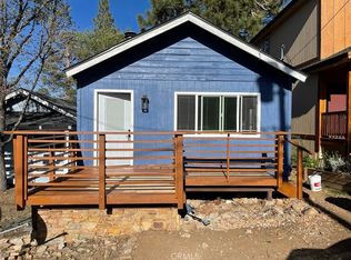 871 Maple Ln, Sugarloaf, CA 92386