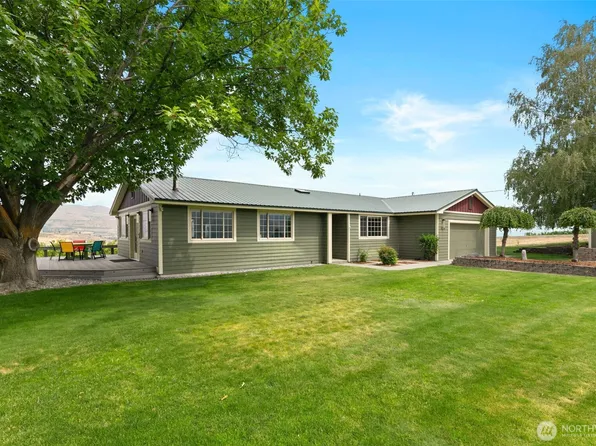 820 Summit Boulevard, Manson, WA 98831