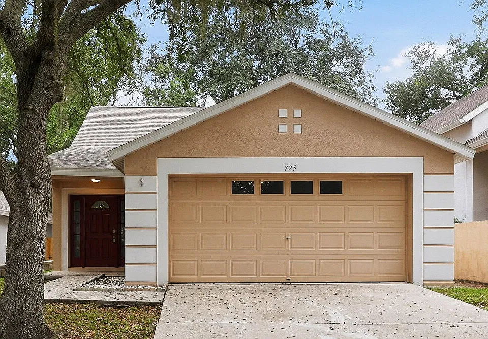 725 Cape Cod Cir