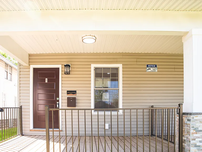 2029-2031 Fairmont Ave — Photo 3