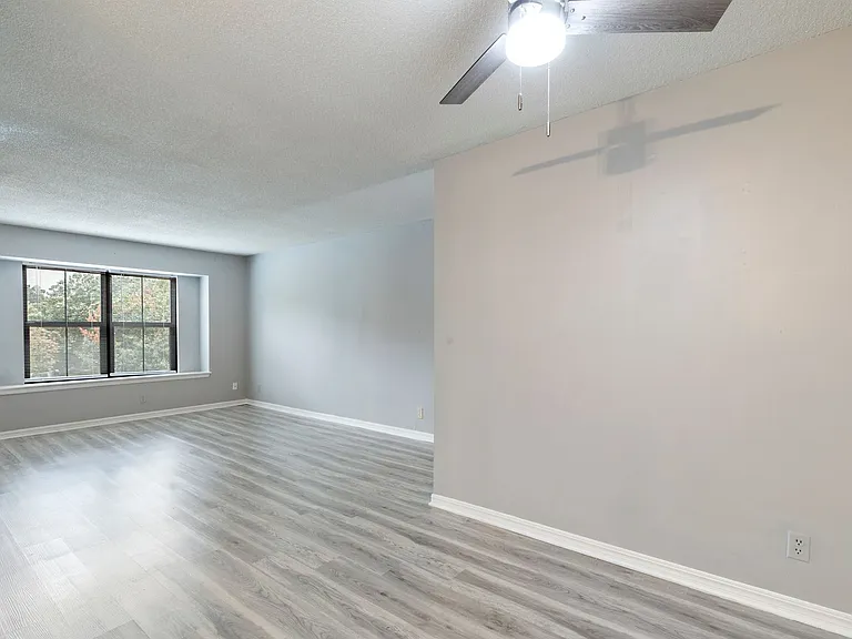 Woodward Park Apartments — Photo 14