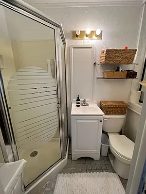 Rented by REALTY QUEST NEW YORK INC | media 6