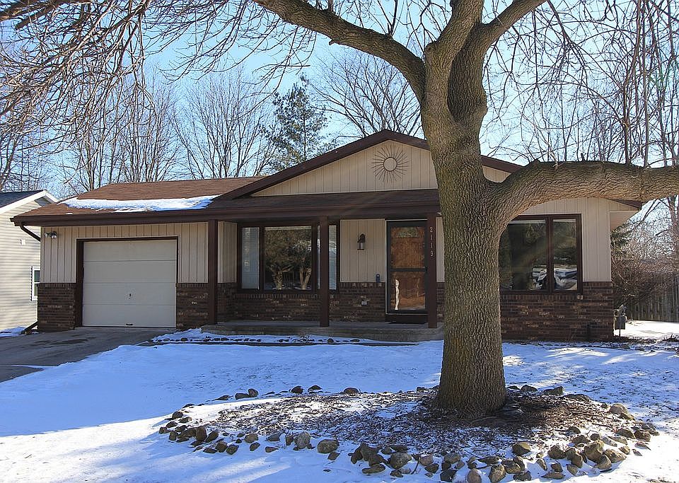 1st image of 2119 Hilltop Dr