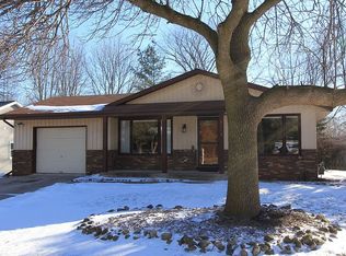 2119 Hilltop Dr, Green Bay, WI 54313