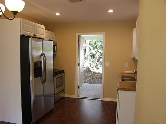4th image of 2419 NE 11th St