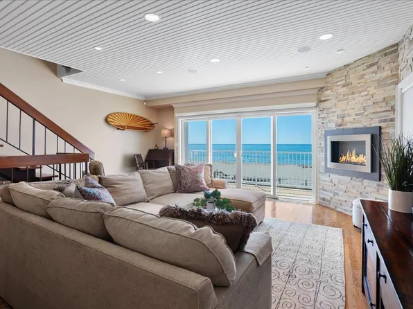 340 Beach Dr, Aptos, CA 95003