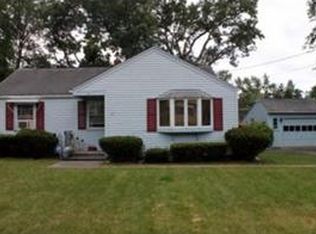 37 Kay St, Springfield, MA 01109