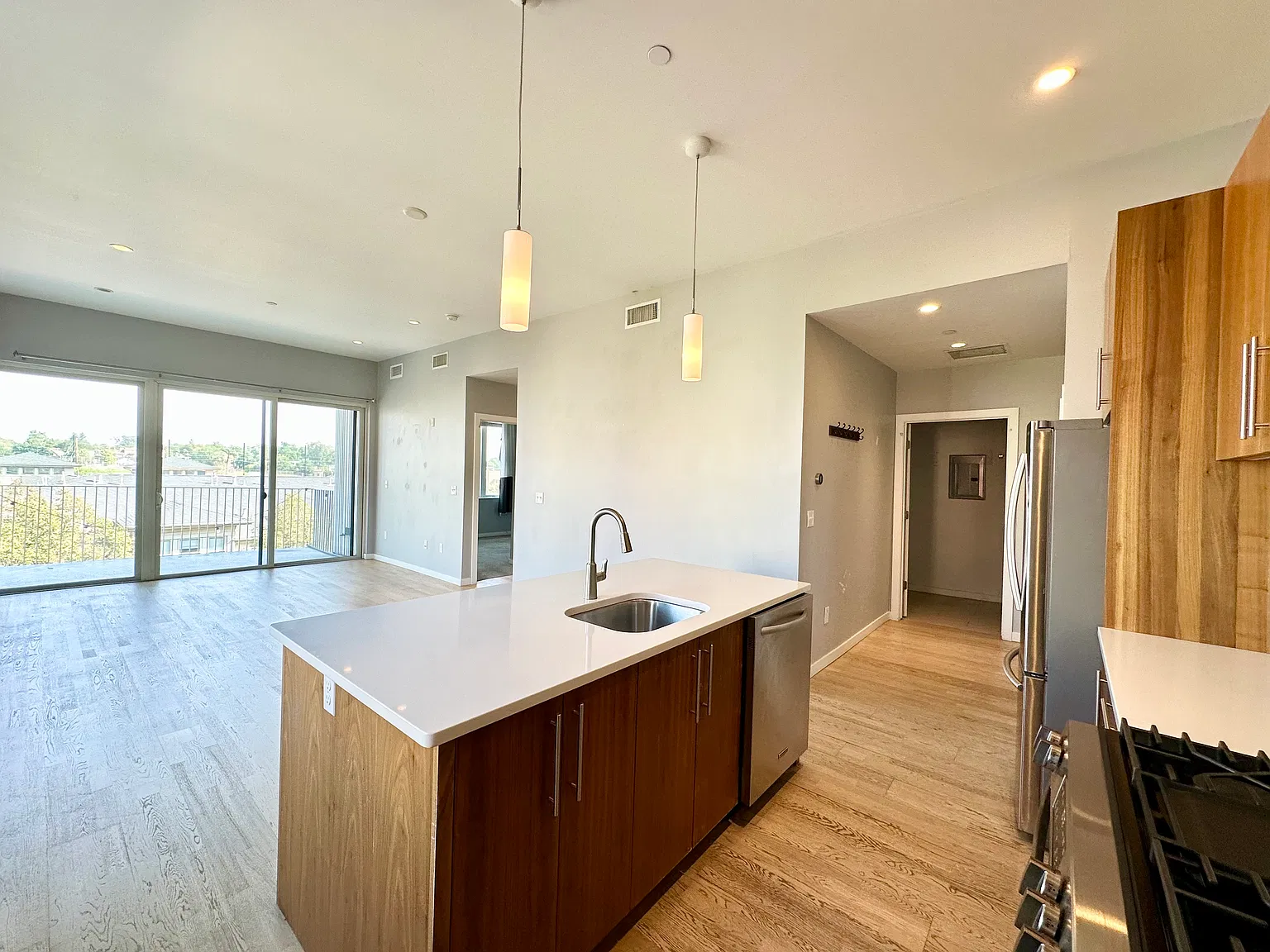2752 N Clay St — Photo 4