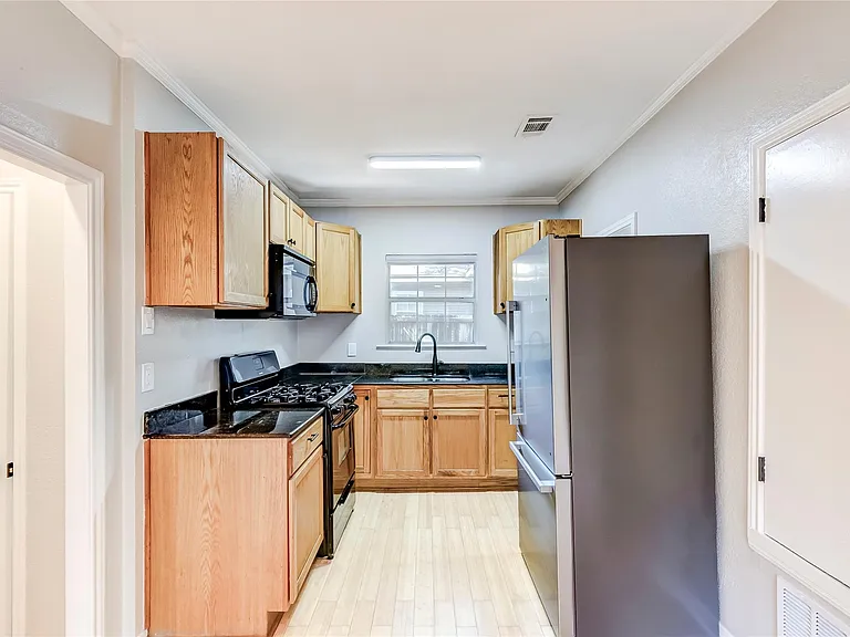 74 Julius St — Photo 9