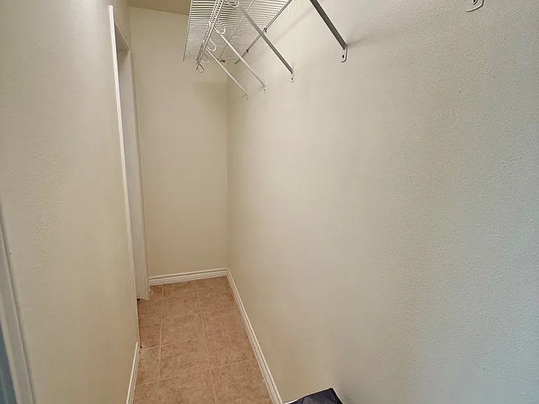 391 Riverside Dr — Photo 11