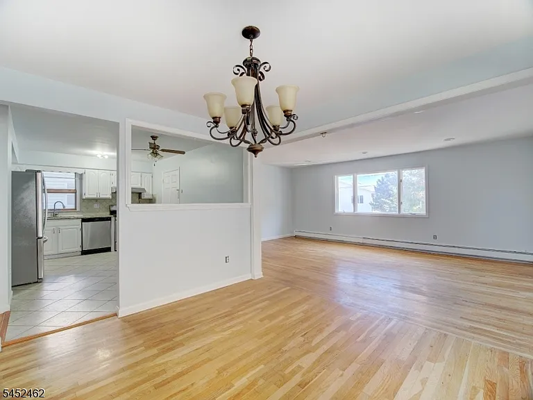 117 Burns Ave — Photo 5