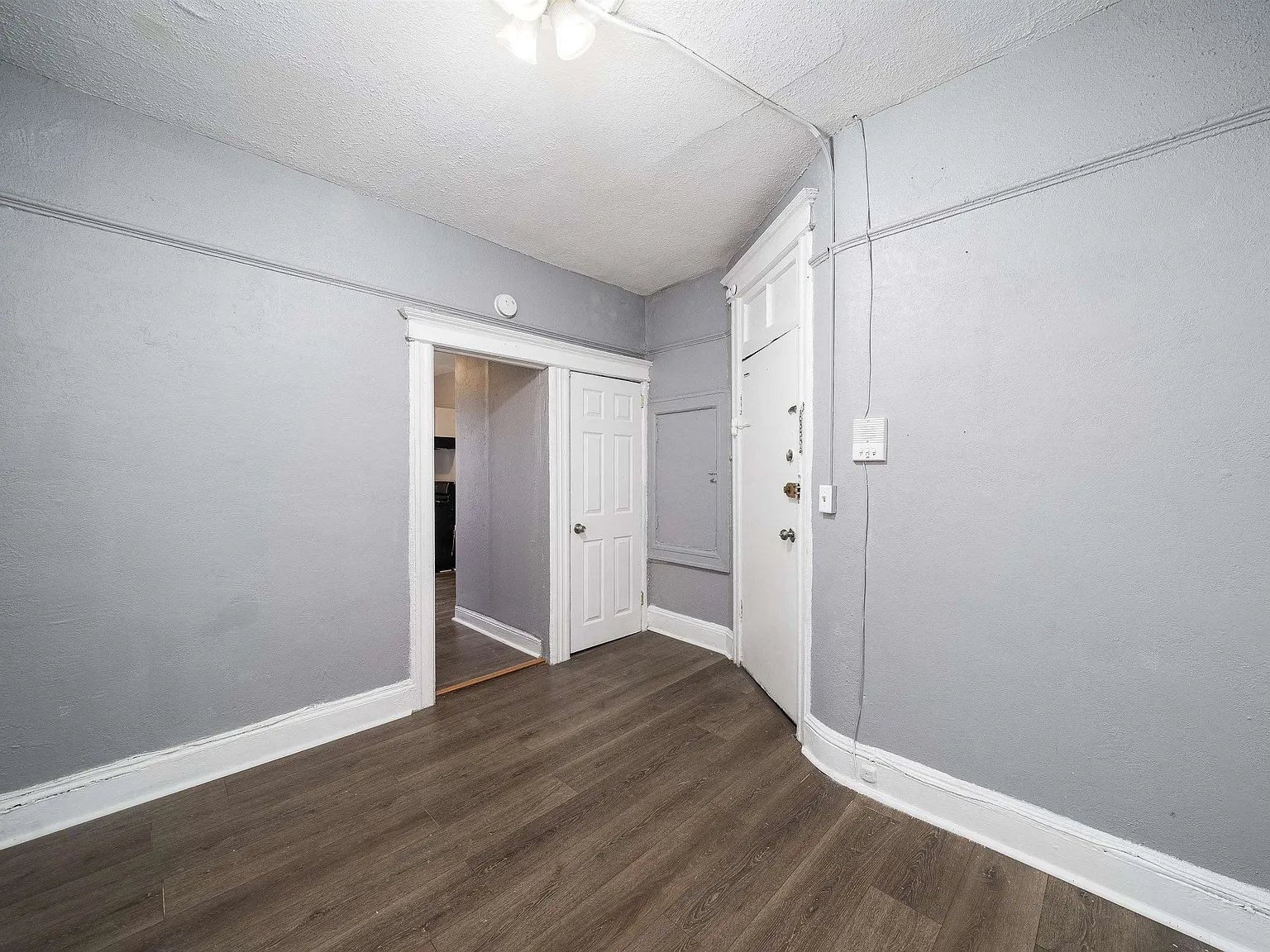 2 bed, 1.0 bath, $1,800 — Photo 2