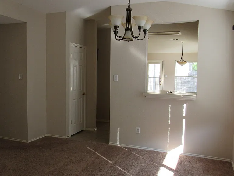 11124 Crazy Well Dr — Photo 4