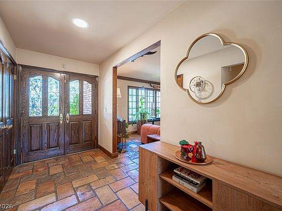 4th image of 3675 Greencrest Dr