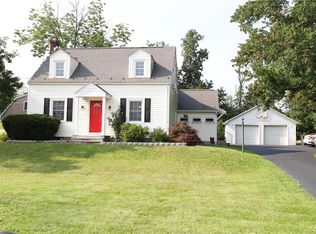 6733 Passer Rd, Coopersburg, PA 18036