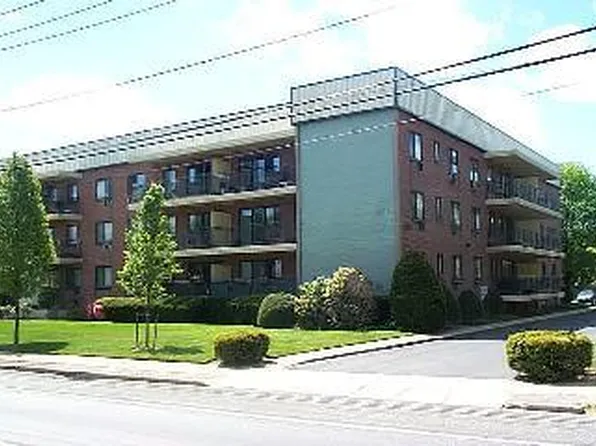 700 Fulton St APT A1, Farmingdale, NY 11735