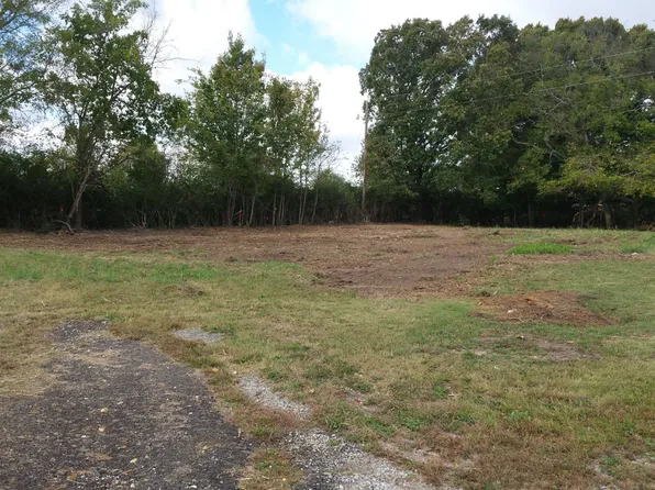 128 Allison Ave, Hohenwald, TN 38462