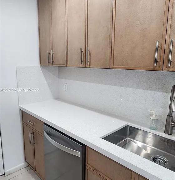 500 NE 2nd St #213 — Photo 3