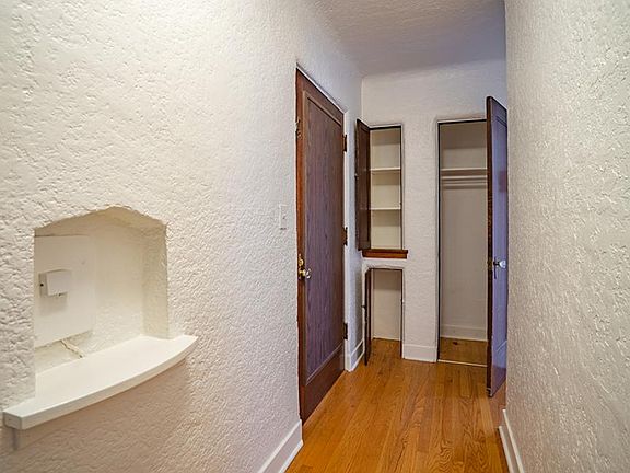 DeSoto Arms: 1BD/1BA