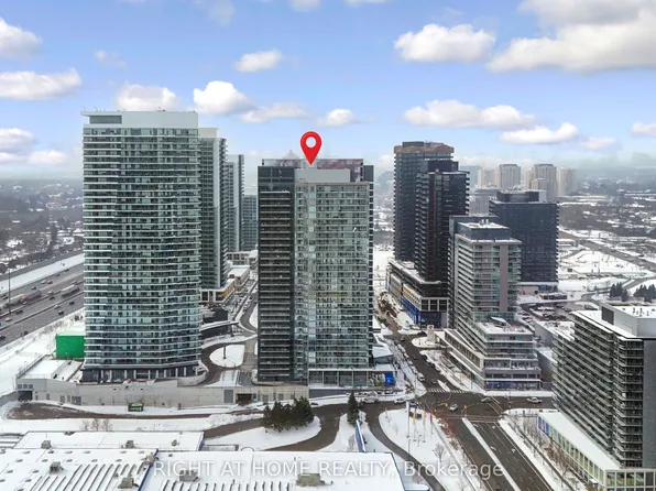 121 McMahon Dr #317, Toronto, ON M2K 0C1