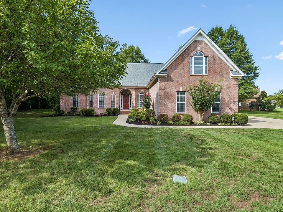 1st image of 2204 Higgins Ln