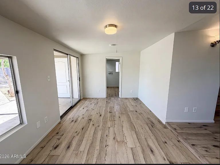 14621 N 31st Ave — Photo 5