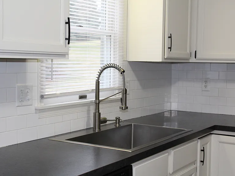2103 Foxfire Dr — Photo 2