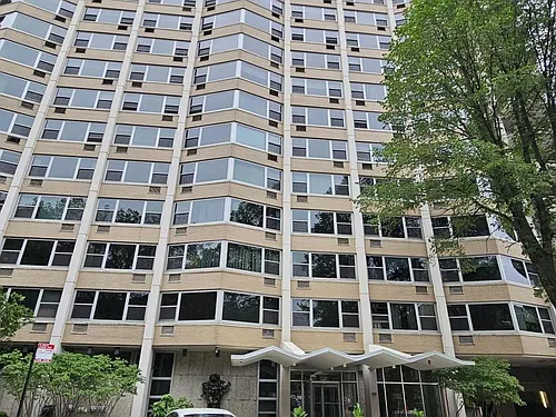 555 W Cornelia Ave #2009 Photo 1