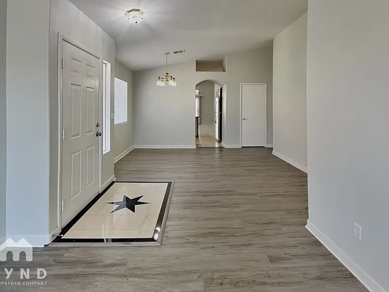 6602 Elk Creek Ln — Photo 7