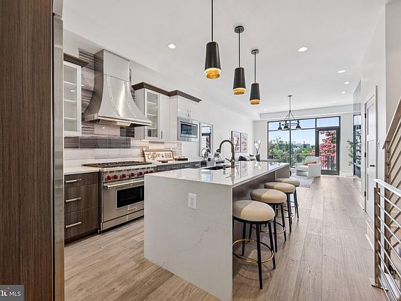 5th image of 3550 Whitehaven