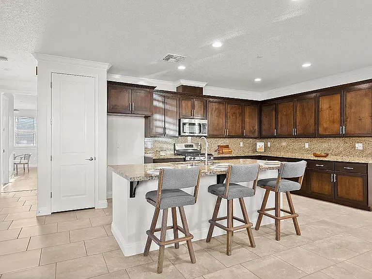 663 Addison Ln — Photo 34