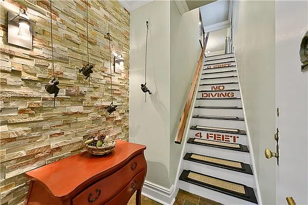 Sold by Exclusive Properties Sotheby's International Realty | media 4