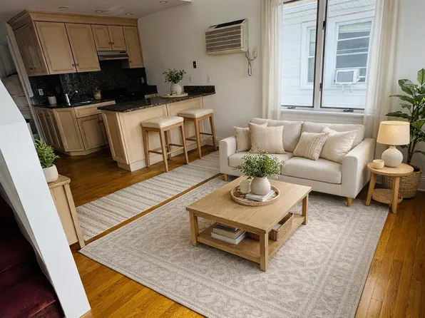 12714 Newport Ave APT 4, Rockaway Park, NY 11694