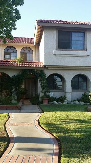 1st image of 806 W El Molino St
