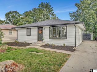 122 W Saunders Ave, Lincoln, NE 68521