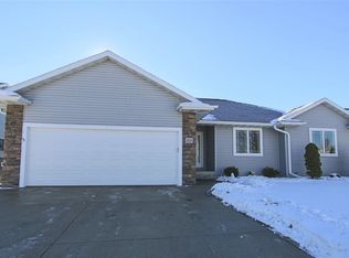 2425 Green Creek Rd, Cedar Falls, IA 50613