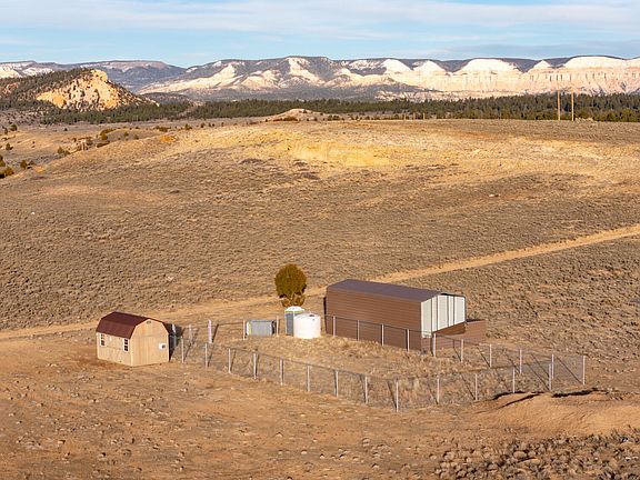 2nd image of E Johns Valley Rd