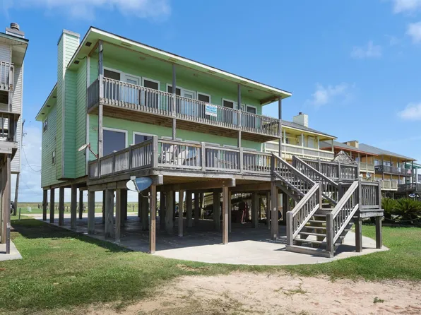 2438 Bluewater Dr, Surfside Beach, TX 77541