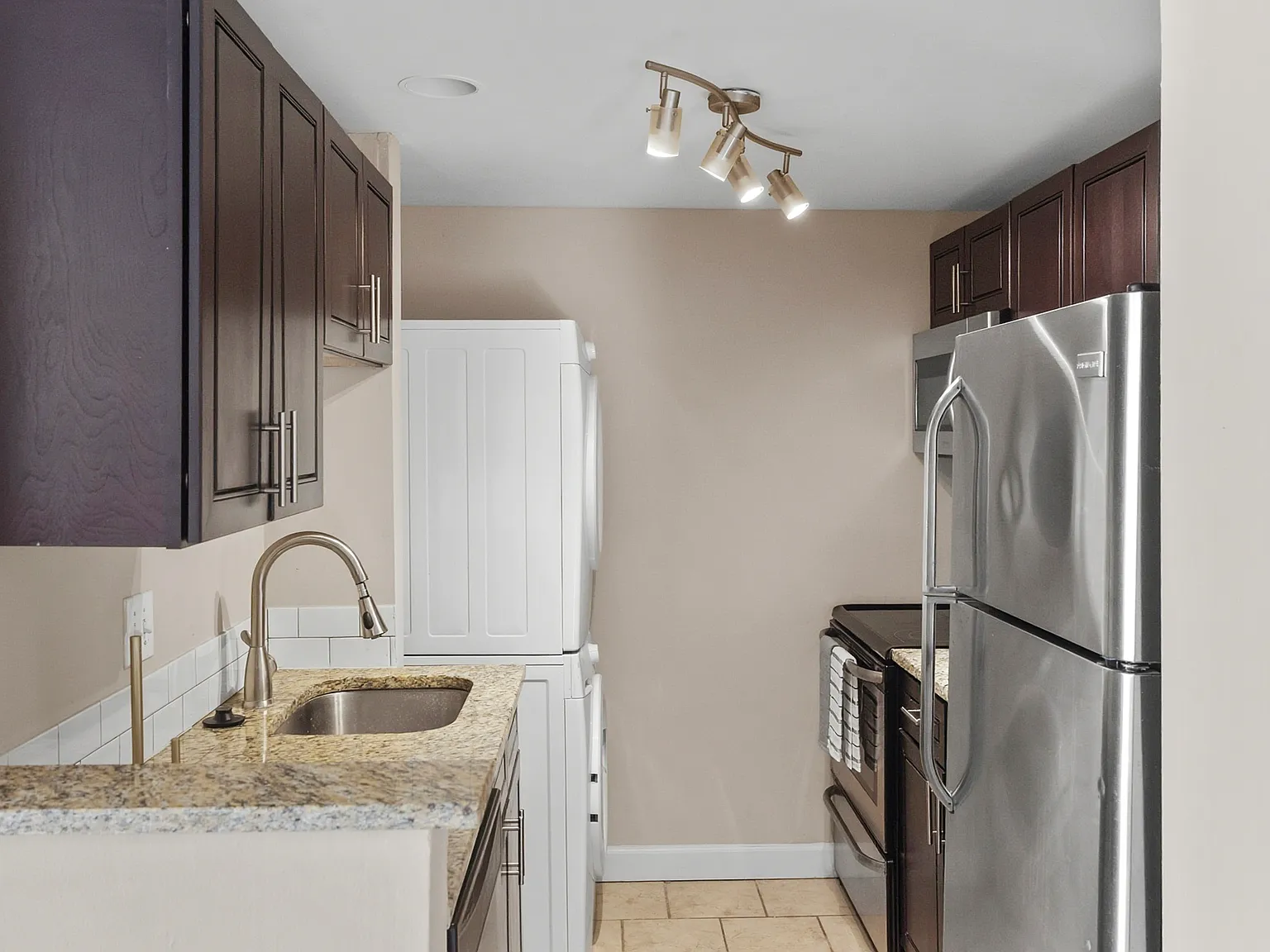 1 bed, $1,100 — Photo 4