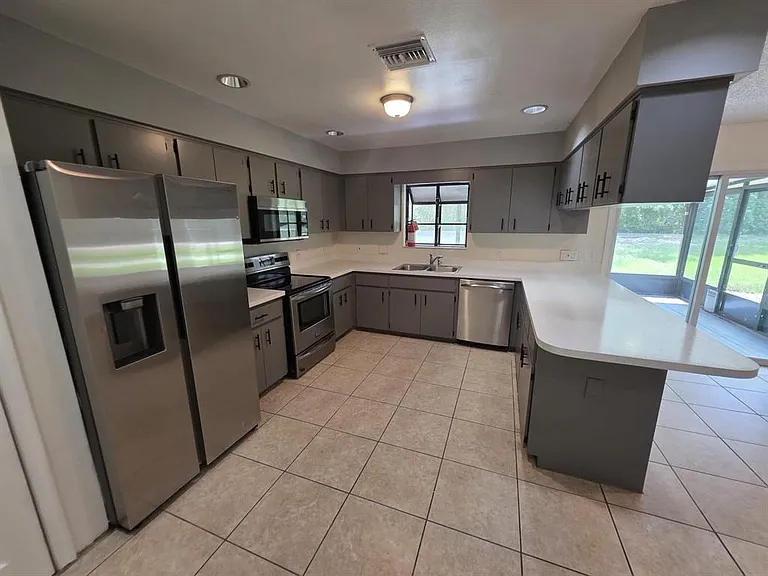 619 Knowles Rd #B — Photo 6