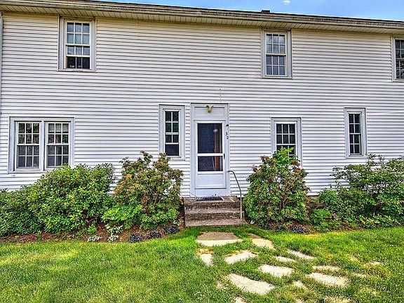 3rd image of 32 Paddy Hill Rd