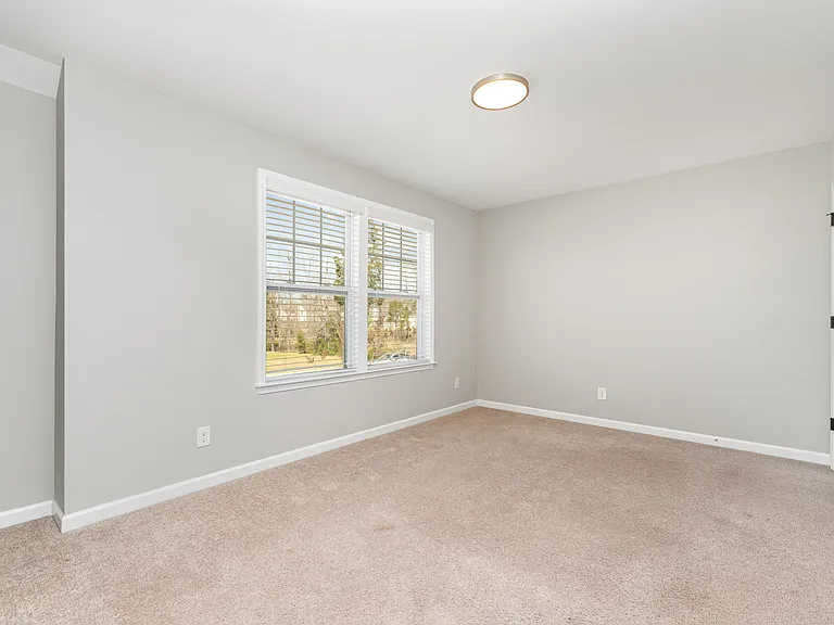 3390 Saddlebrook Dr — Photo 17