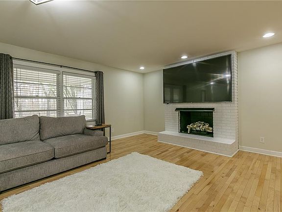 4th image of 3007 Glenwood Dr