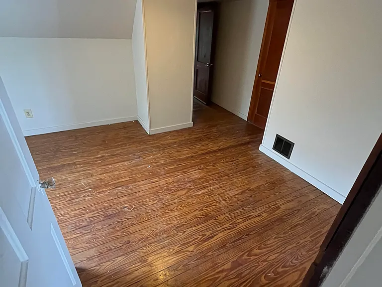1132 Sycamore St #1/2 — Photo 6